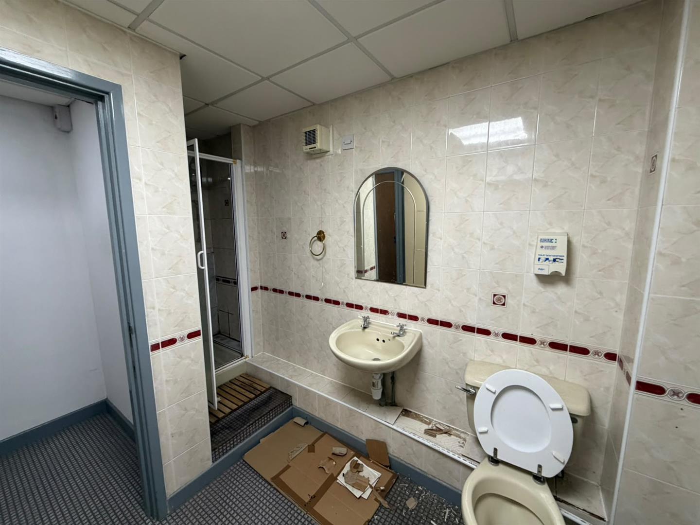 16, Hilton Square Pendlebury, Manchester, photo 25